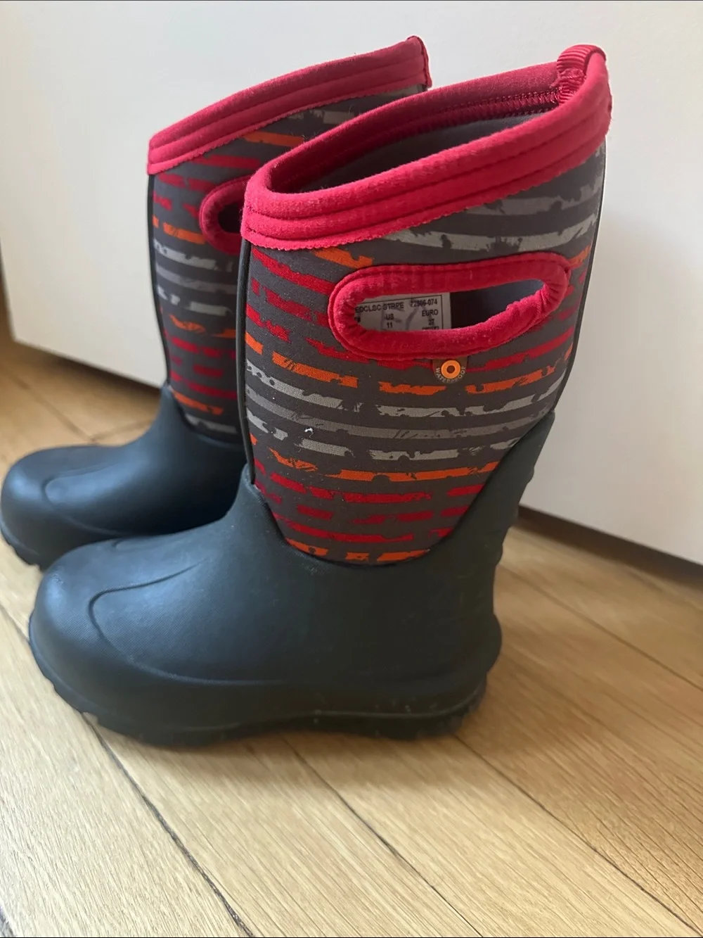 Bogs Pull-On Winter Boots in Gray and Red